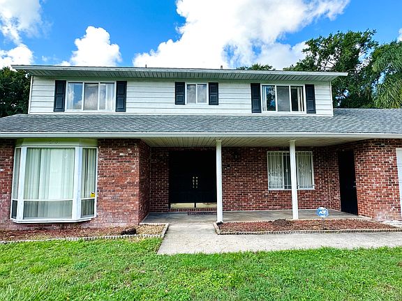 3rd image of 4820 Lake Cecile Dr
