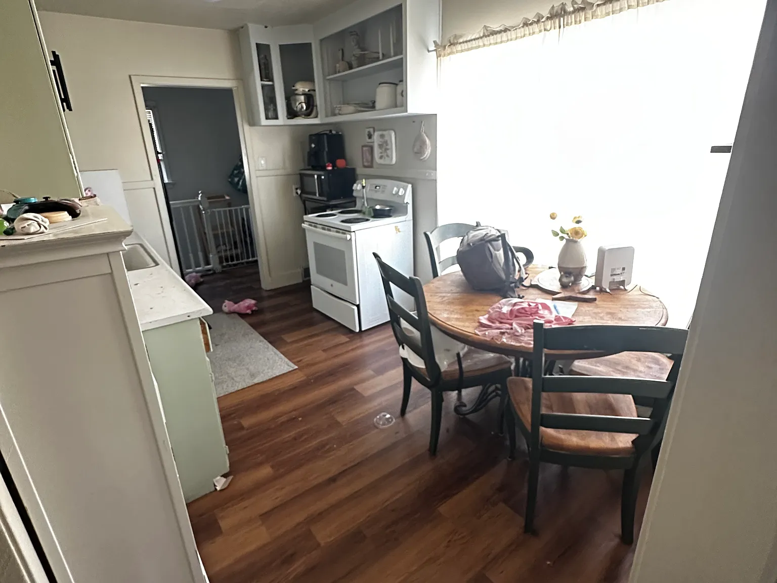 3 bed, 1600 sqft, $1,600 — Photo 4