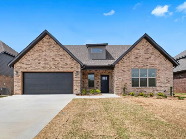 4802 SW Scarlet Oak St, Bentonville, AR 72713