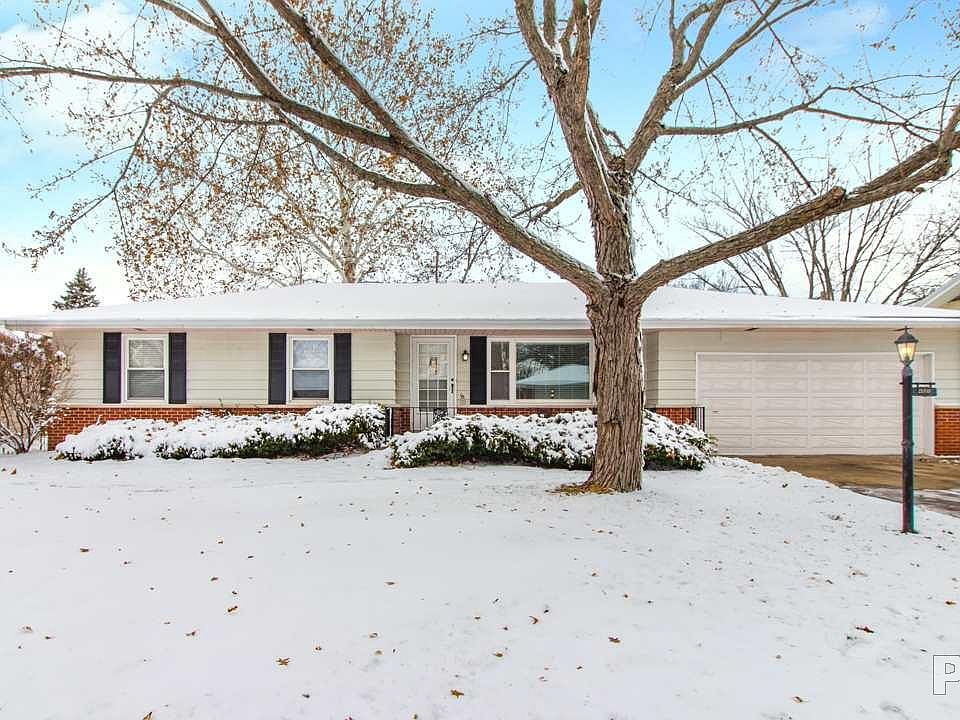 1st image of 4021 N Brookridge Pl