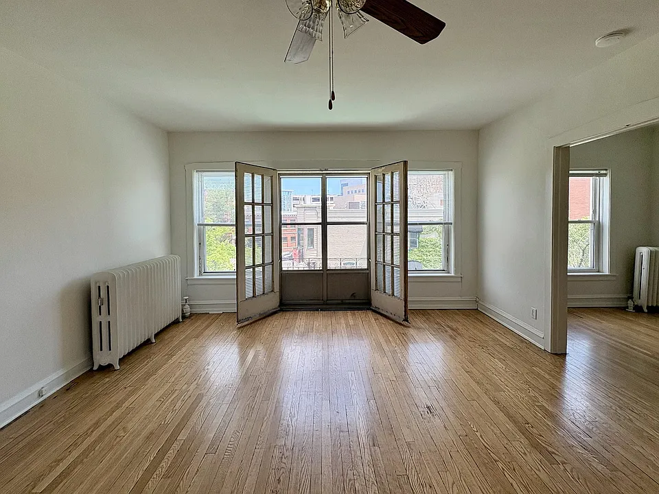 Bright & Spacious Living Area - 310