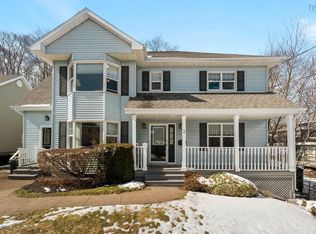 2 Mount Royal Ct, Halifax, NS B3A 4R5