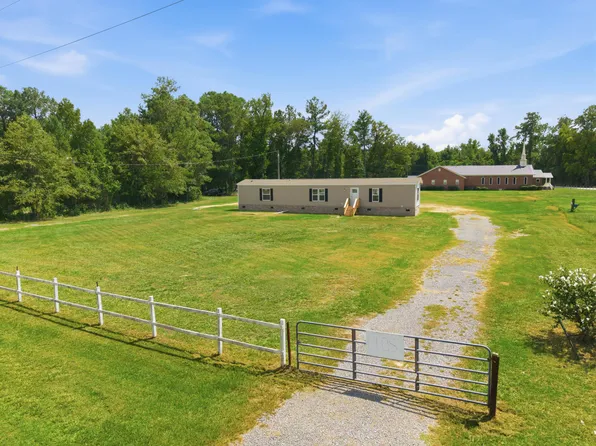 1145 Mandella Rd, Bonneau, SC 29431