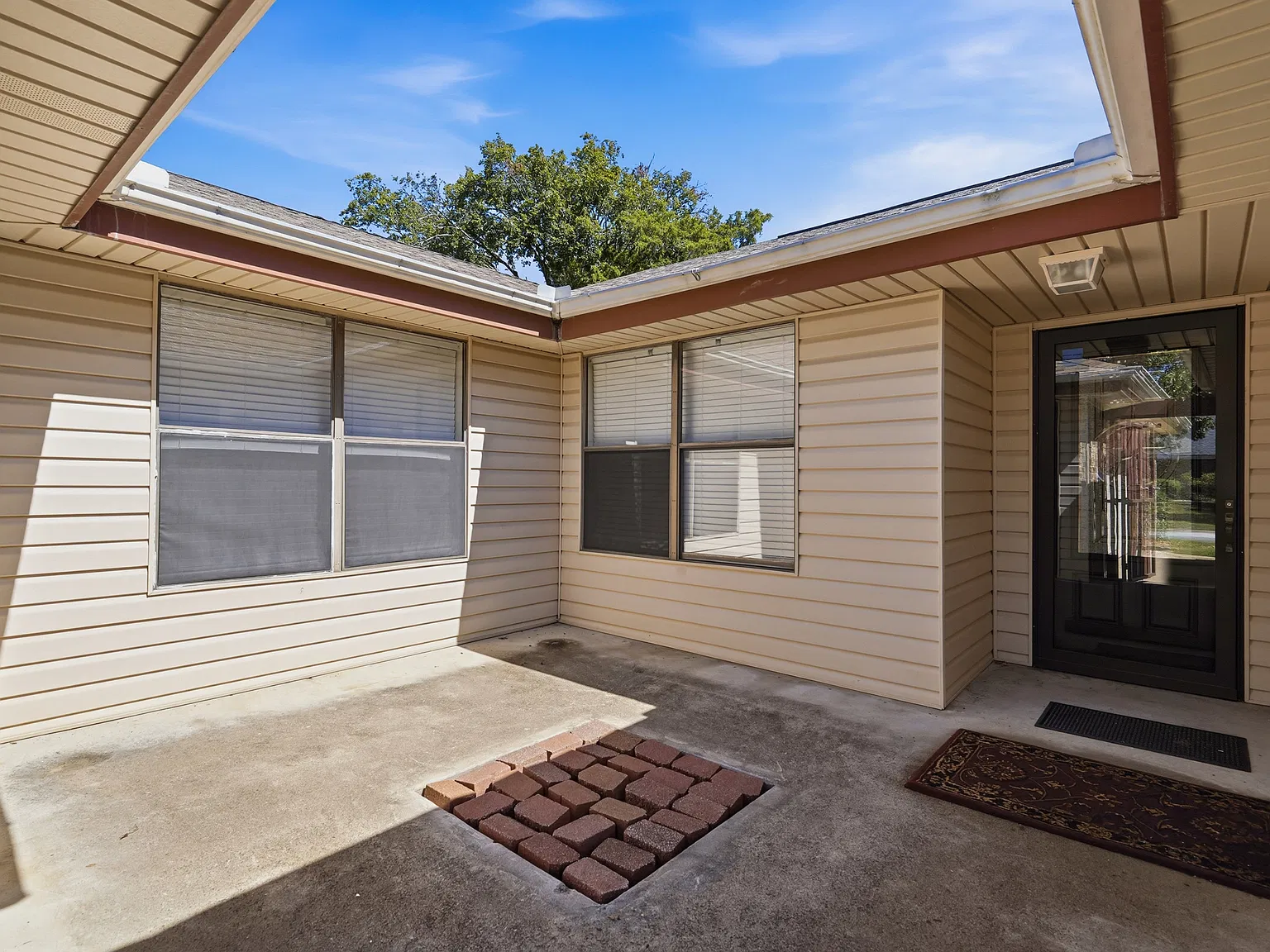 3 bed, 1574 sqft, $2,350 — Photo 4