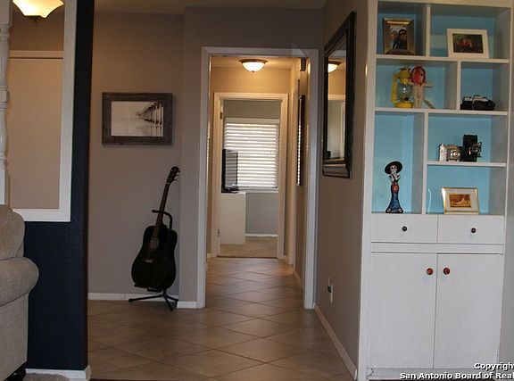4th image of 210 Maplewood Ln