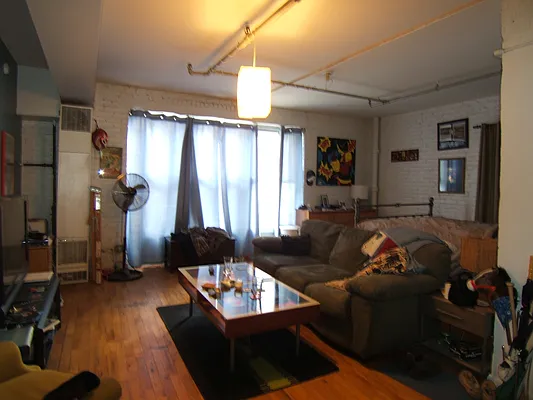 Rented by Joel Weisz, LREB | media 5