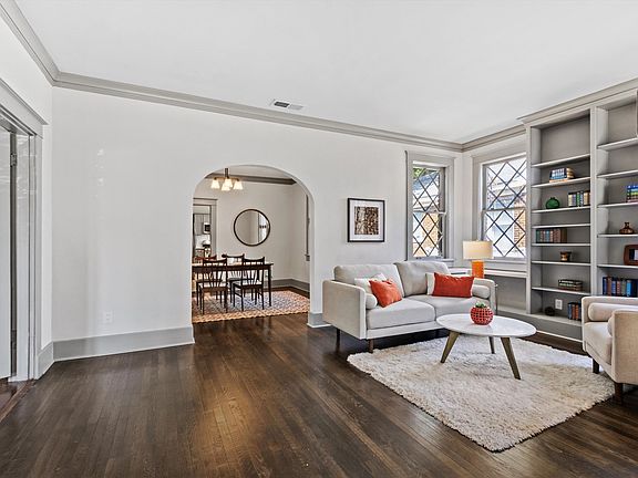 5th image of 699 Dickinson St