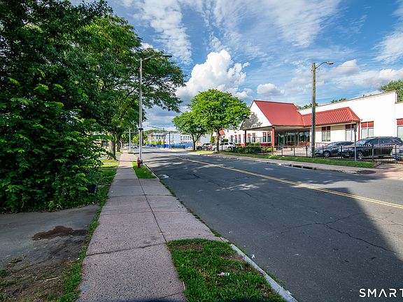 5th image of 395 Woodland Street