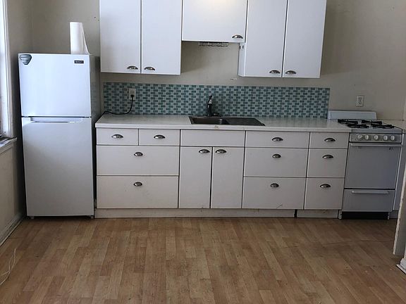 3rd image of 1436 S Holt Ave APT 7