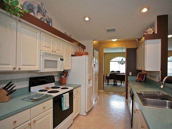 Kitchen opens to the family room