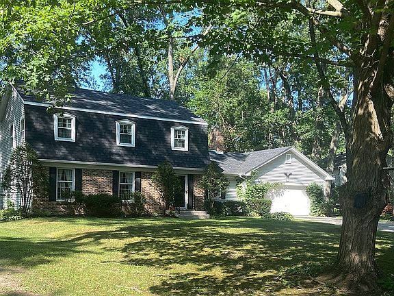2nd image of 203 Powderhorn Dr