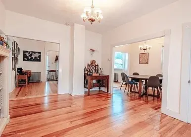 3 bed, 1.5 bath, 1960 sqft, $3,900 — Photo 2