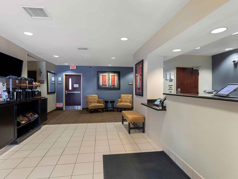 Lobby and Guest Check-in