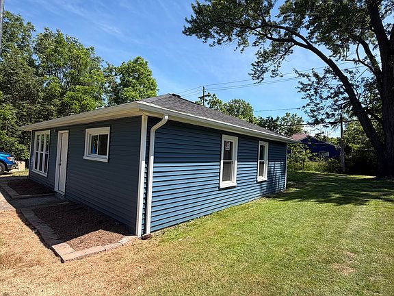 5th image of 12603 Summerland Ave