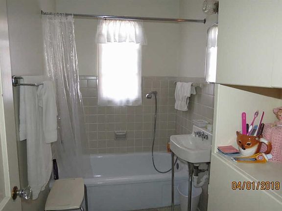 4th image of 519 Meridian St