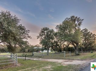 1231 Bischoff Rd, Inez, TX 77968