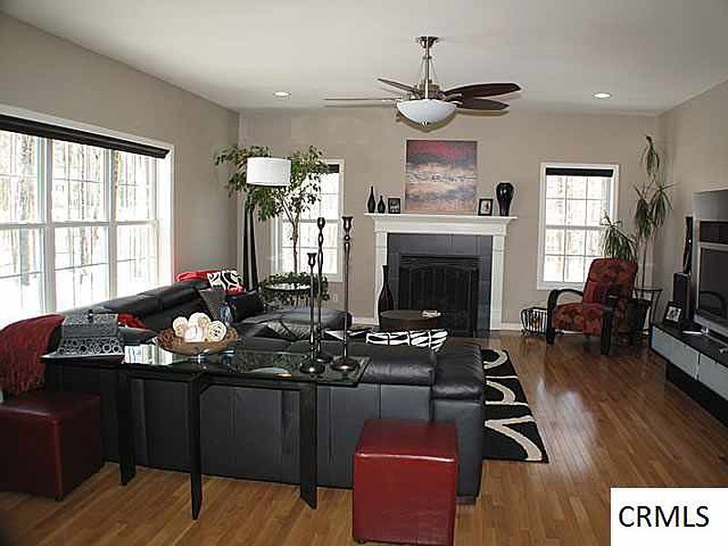 5th image of 923 MACARTHUR Drive