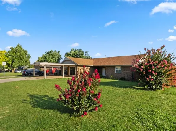 5901 NW 72nd Pl, Warr Acres, OK 73132
