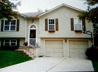 1025 SE Steeple Dr, Blue Springs, MO 64014