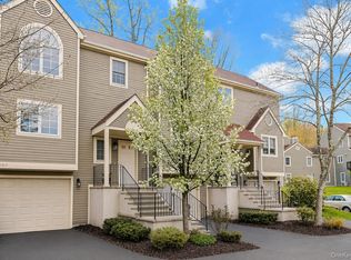 1502 Regent Dr, Mount Kisco, NY 10549