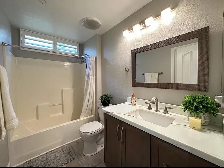 11496 Bridgeway Dr — Photo 25