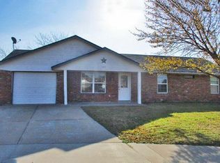 4202 SW Hickory Pl, Lawton, OK 73505
