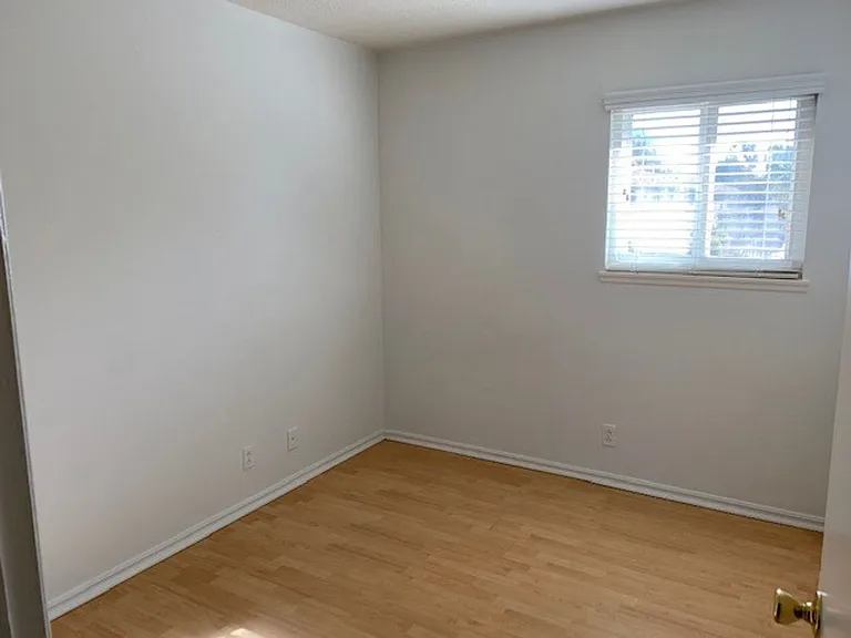 19905 Derbyshire Ln — Photo 5