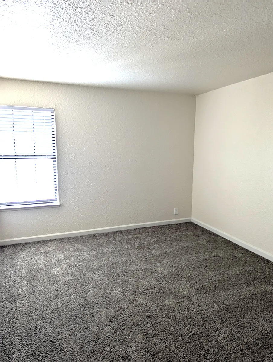 Building Photo - Willowcreek Apartments