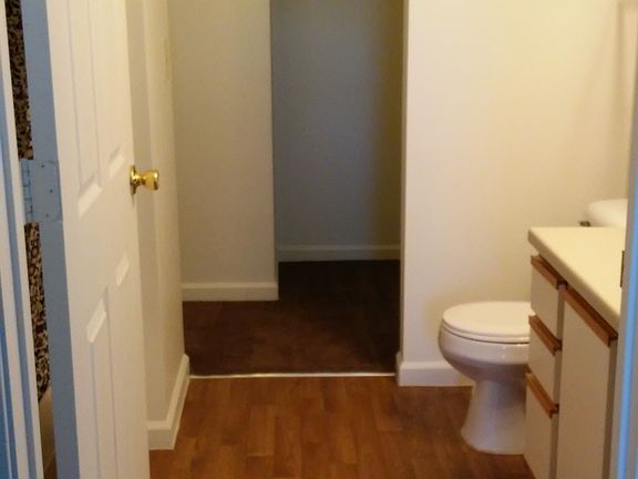 3rd image of 1465 E State Road 44