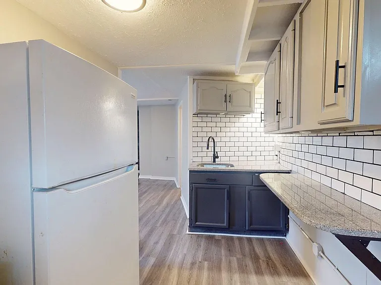 2550 Elyria Ave — Photo 13