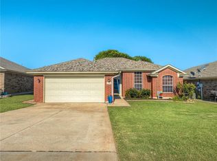 2400 Augusta Dr, Moore, OK 73160