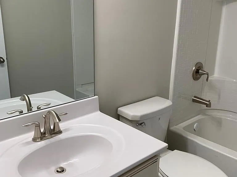 1214 Foxcroft Ln — Photo 15
