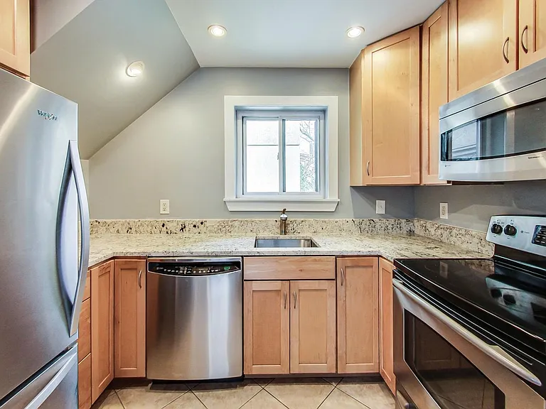 8923 Battery Pl — Photo 2