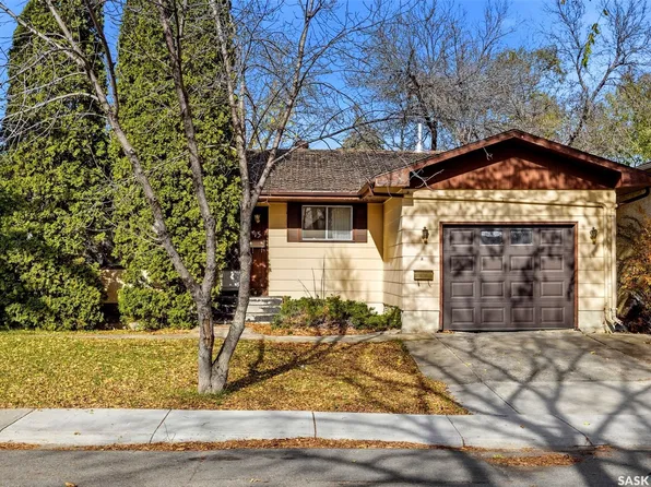 15 Clermont Crescent, Regina, SK S4N 4T5