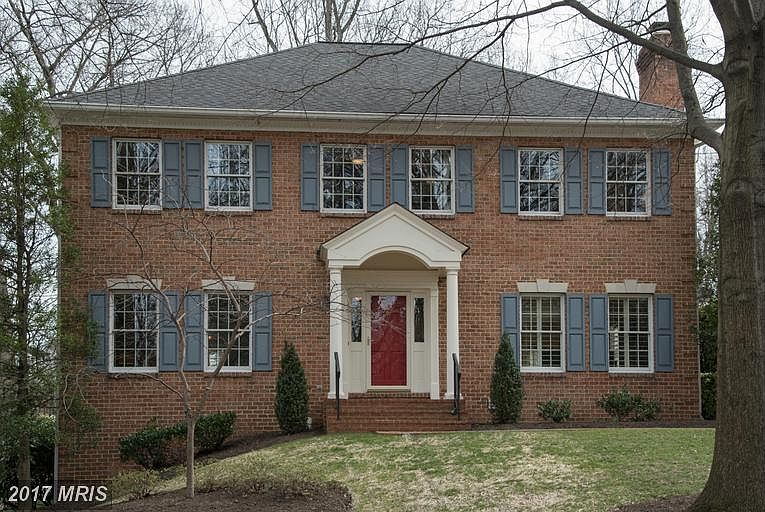 1st image of 204 N Underwood St
