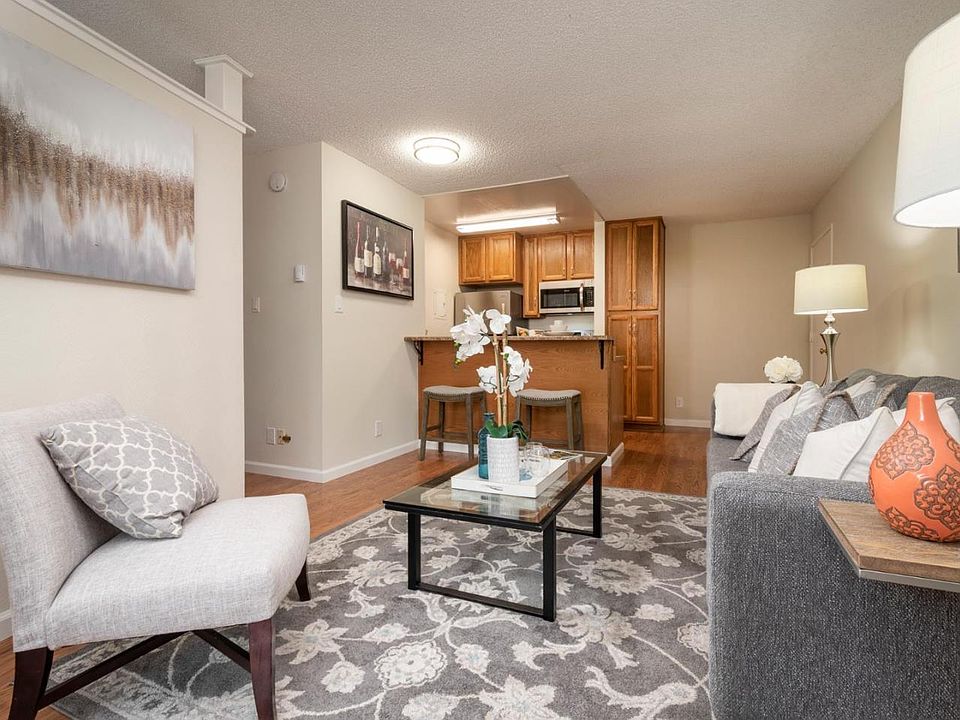 1st image of 123 Piccadilly Pl APT A