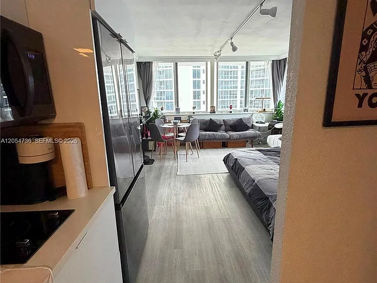 19201 Collins Ave #1126 — Photo 2