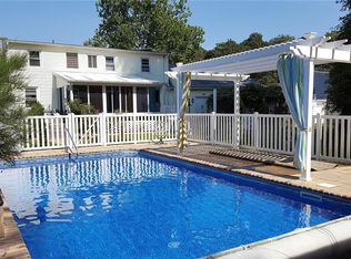 16 Terwilliger Rd, Hyde Park, NY 12538