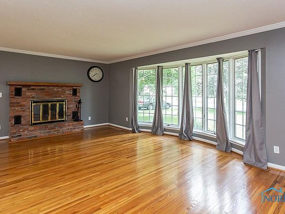 5th image of 2222 Midlawn Dr