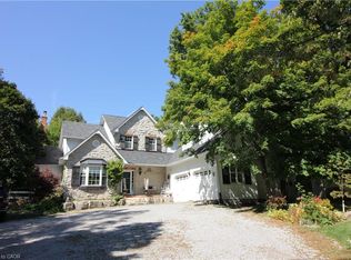 1097 Mineral Springs Rd, Hamilton, ON L9H5E3