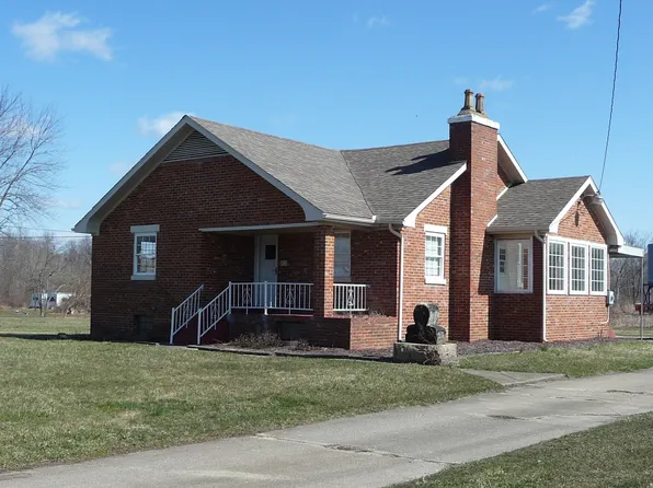 5036 Center Dr, Latrobe, PA 15650