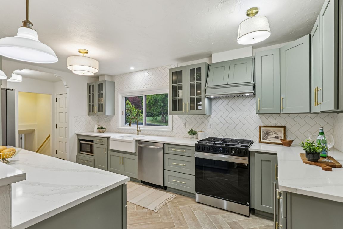 next background image