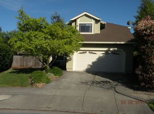 2402 Button Ct, Santa Rosa, CA 95403