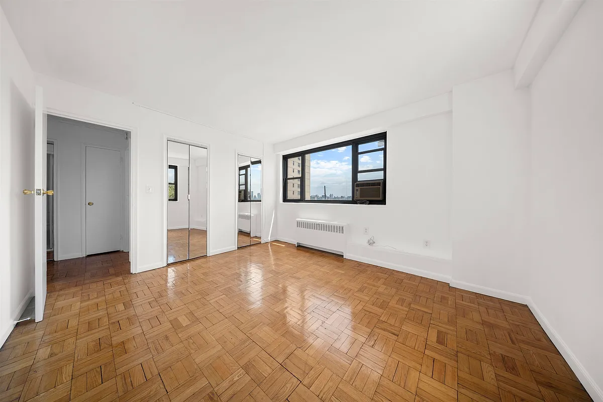 Building Photo - 6515 Boulevard East #2G