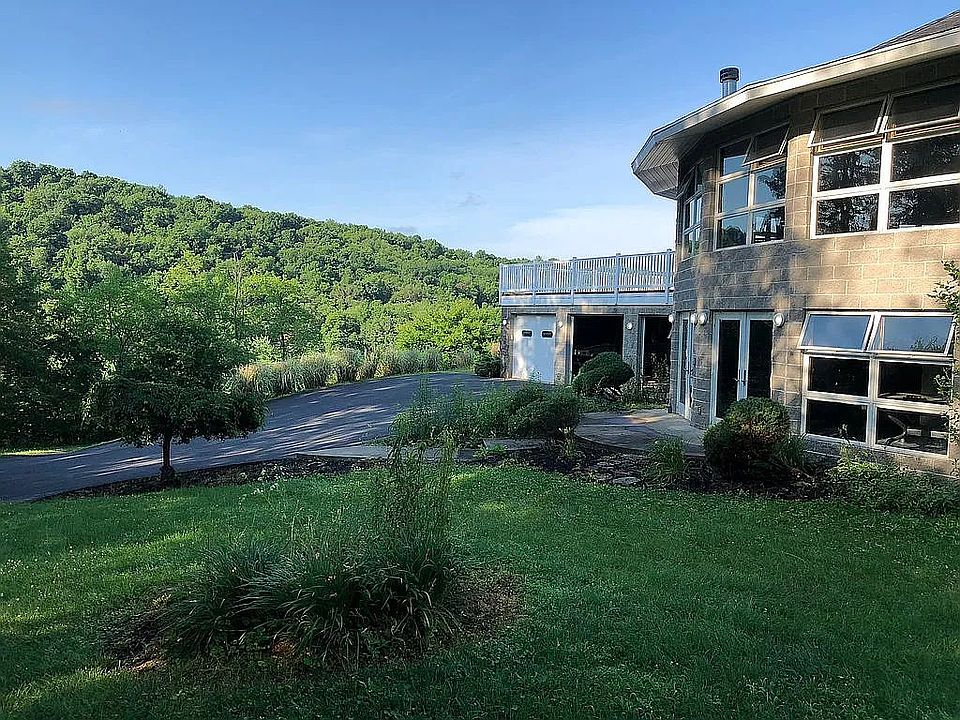 1st image of 237 Cherry Valley Rd