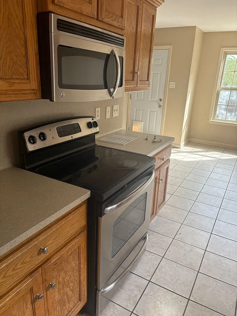 Charming 3-Bedroom Home with Fireplace and Fenced Backyard in Austin, Arkansas! Section 8 Welcome! — Photo 4