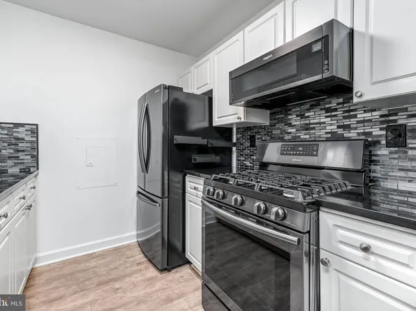 5573 Seminary Rd APT 115, Falls Church, VA 22041