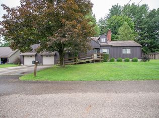 1182 Washington St SW, Sherrodsville, OH 44675