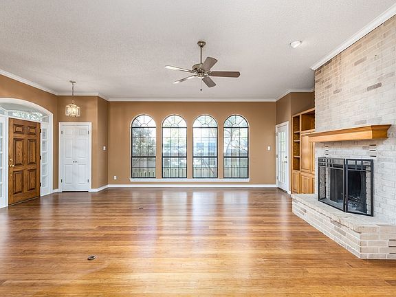 3rd image of 2213 Rock Creek Dr