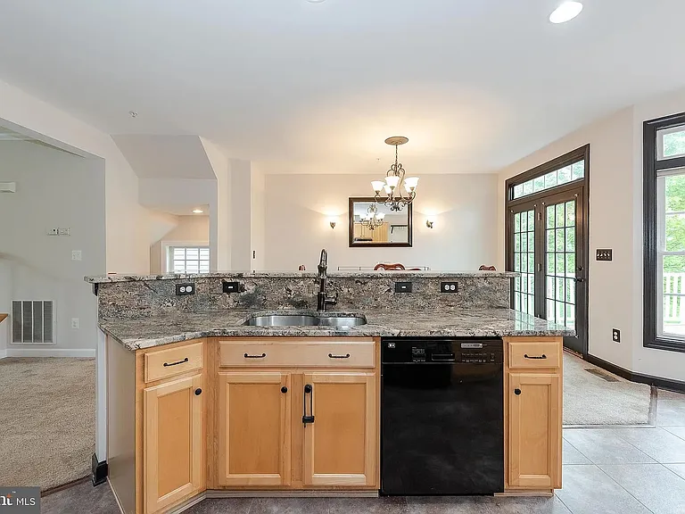 10655 Hillingdon Rd — Photo 12
